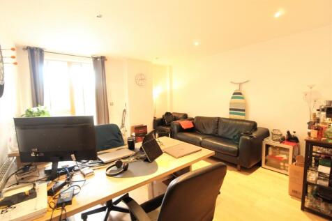 Cromwell Court, 10 Bowman Lane, Leeds, LS10