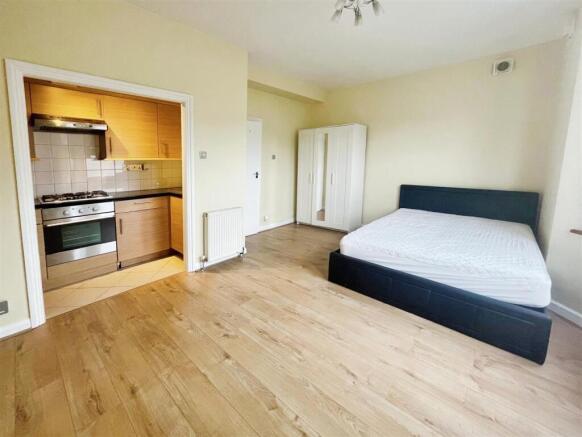 67b7af9b-Bed1.jpg