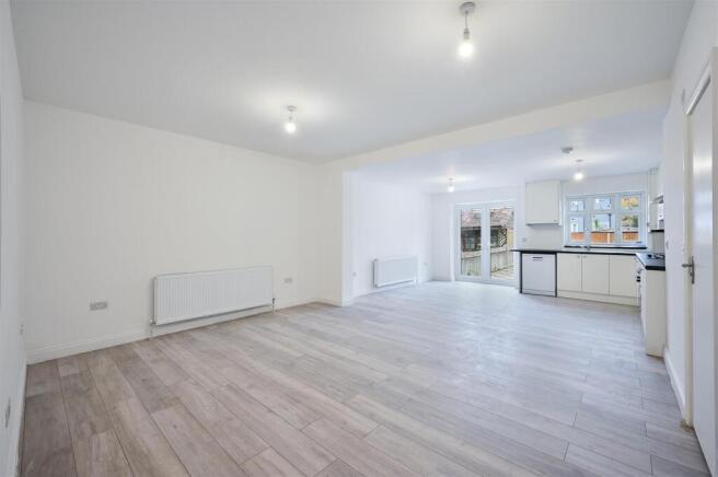 BELMONT AVENUE (12).jpg