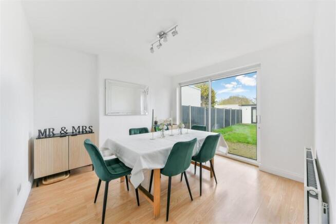 HILLCROSS AVENUE (1).jpg