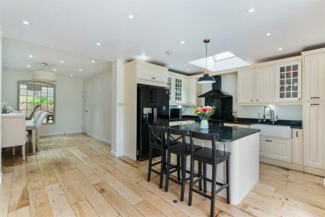 Kitchen/Dining Family Room