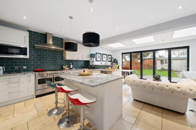 Open Plan Kitchen & Family Room