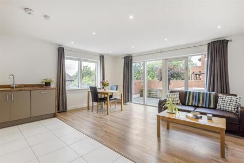 Kingston Road, Wimbledon Chase