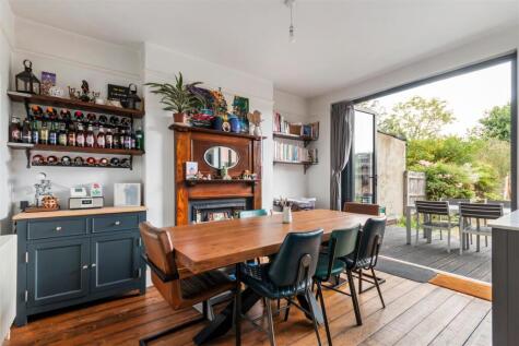 Seaforth Avenue, Motspur Park