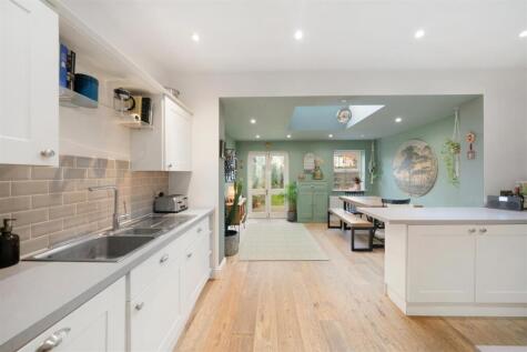 Dupont Road, Raynes Park