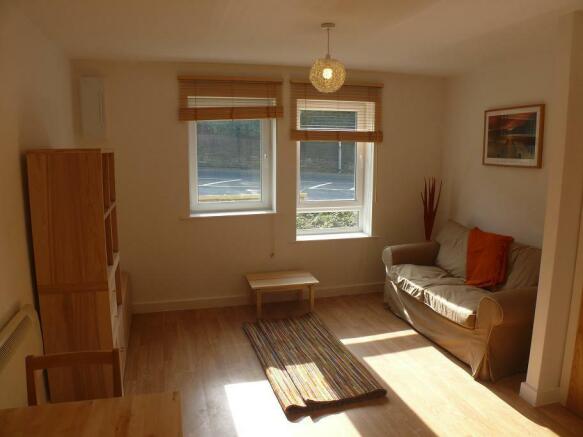 OPEN PLAN LOUNGE/KITCHEN