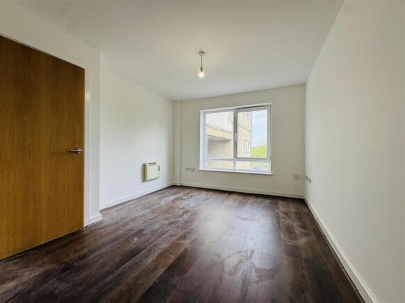 LOUNGE / KITCHEN