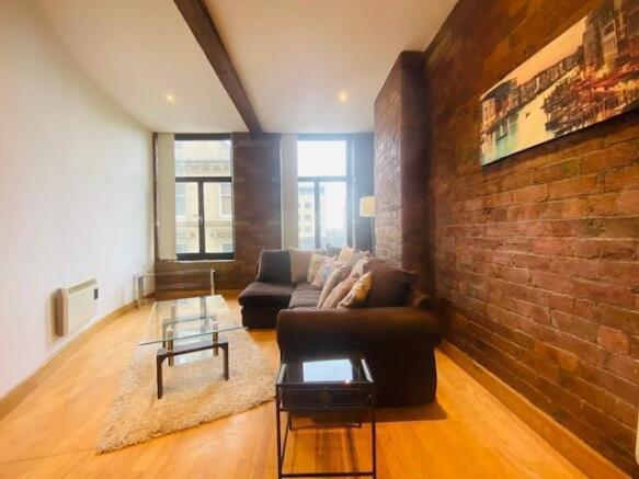 OPEN PLAN LOUNGE/KITCHEN