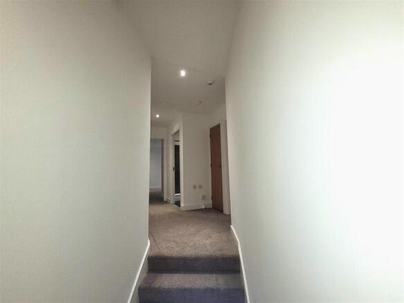 HALLWAY / ENTRANCE