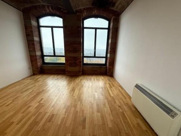 OPEN PLAN LOUNGE/KITCHEN