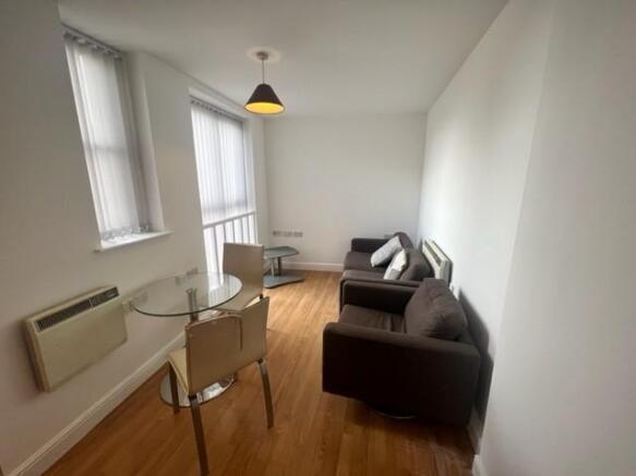 OPEN PLAN LOUNGE/KITCHEN