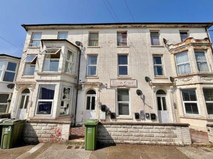 Great Yarmouth - 2 bedroom flat for sale