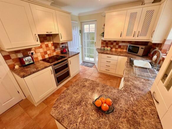 Kitchen/Breakfast Room