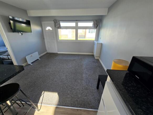 Lounge/Kitchen