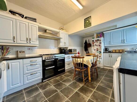 Kitchen/Breakfast Room