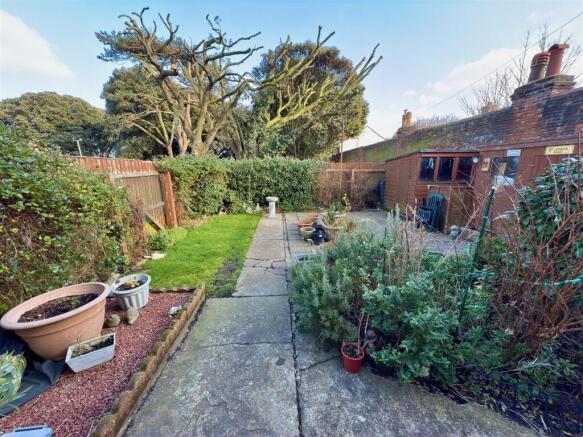 GARDEN REAR.jpg