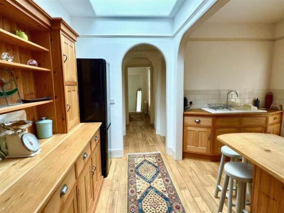 AREA KITCHEN.jpg