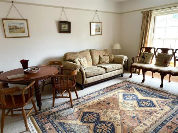 LOUNGE.jpg