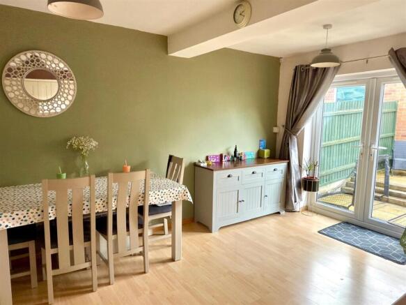 DINING ROOM.jpg