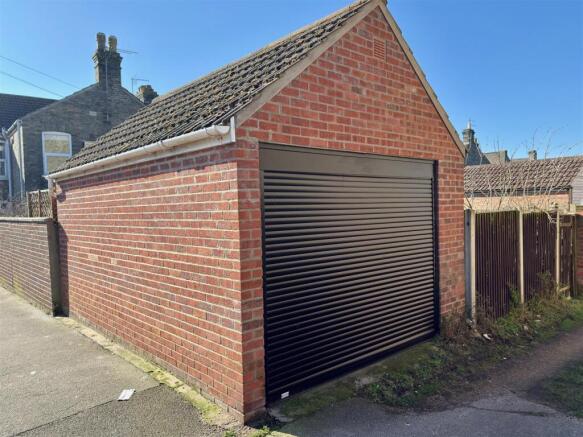 GARAGE.jpg
