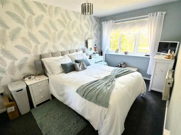 BEDROOM 1.jpg