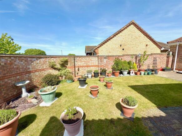 GARDEN BACK.jpg