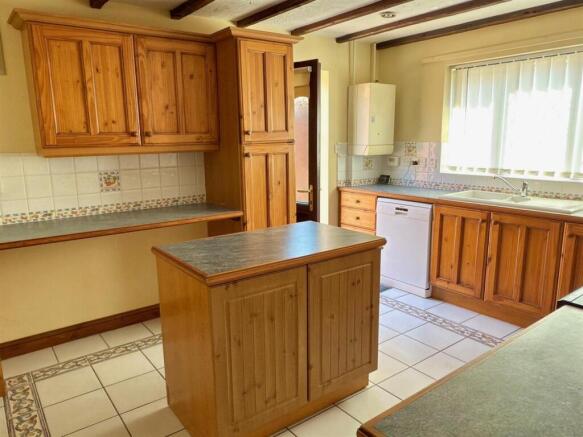 KITCHEN.jpg