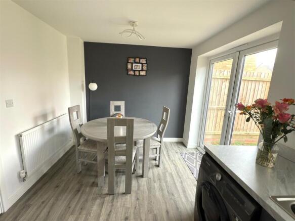 DINING AREA.jpg