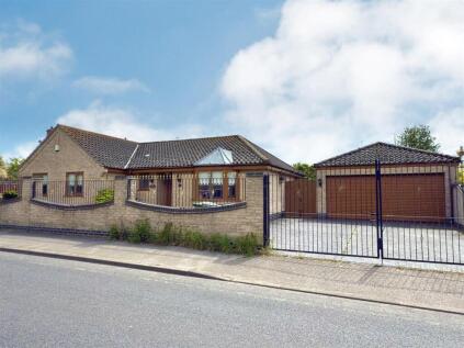 Station Road, Corton, Lowestoft, Suffolk, NR32