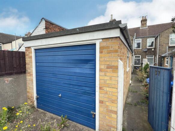 GARAGE.jpg