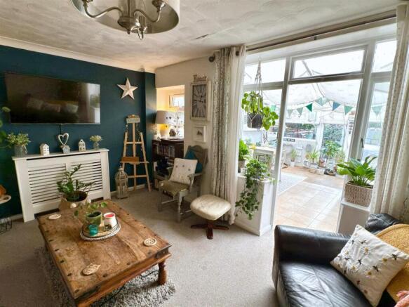 LOUNGE TO GARDEN ROOM.jpg