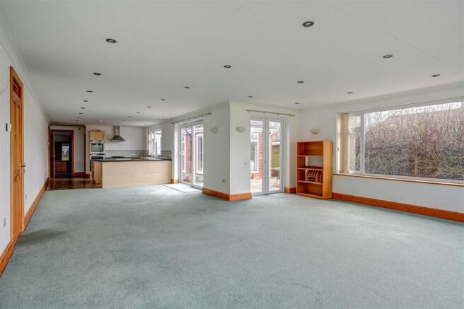 Lounge/Kitchen/Dayroom (2)
