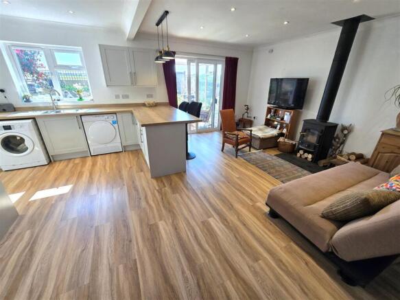 Lounge/Diner/Kitchen