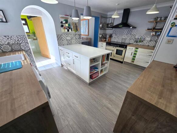 Kitchen/Breakfast Room