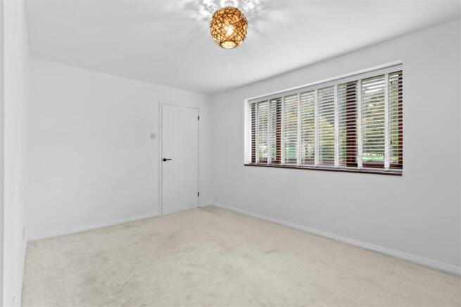 Living Room Photo 2.jpg