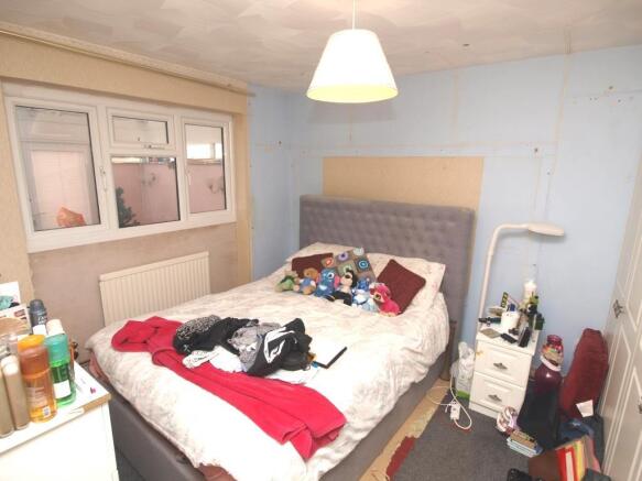 Bedroom 1.JPG