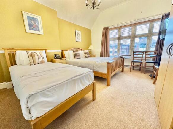 WhatsApp Image 2025-11-15 at 11.26.21_66f1abed.jpg