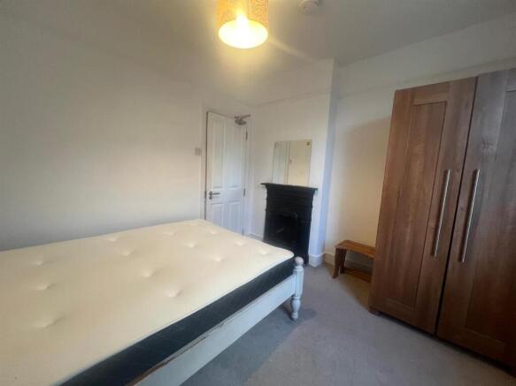 WhatsApp Image 2025-11-25 at 17.45.53.jpeg