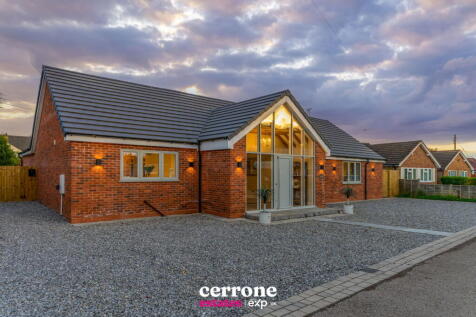 Holt Gardens, Studley, Warwickshire, B80 7NU