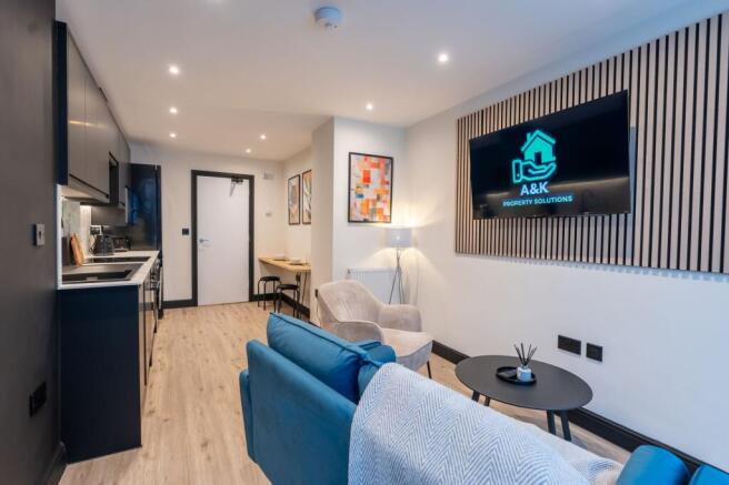 Lounge/Kitchen