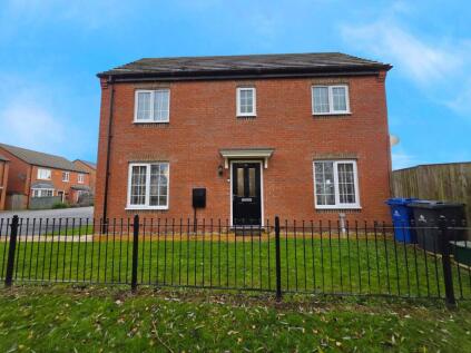 Heatherfields Crescent, New Rossington, DN11