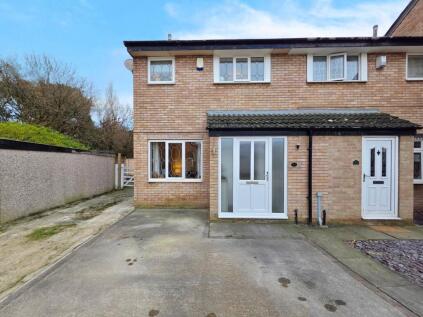 Spruce Avenue, Royston, S71