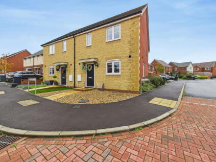 Larkspur Drive, Calne
