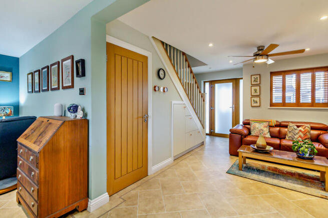 Kitchen & Dining Area