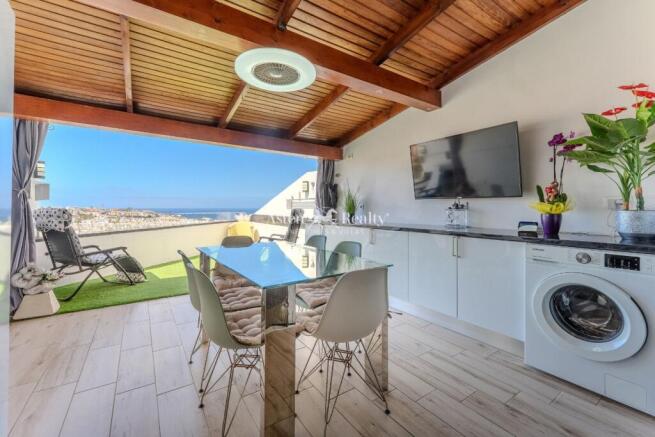 COCINA Y TERRAZA PLANTA BAJA