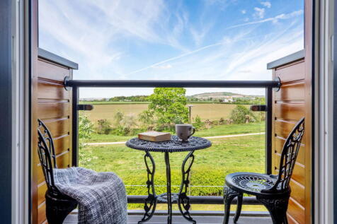 Cape Ruby Close, Bishops Cleeve, Cheltenham, GL52