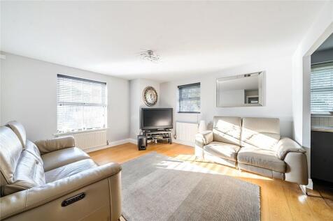 Enders Close, Enfield, EN2