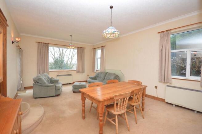 Lounge / Dining