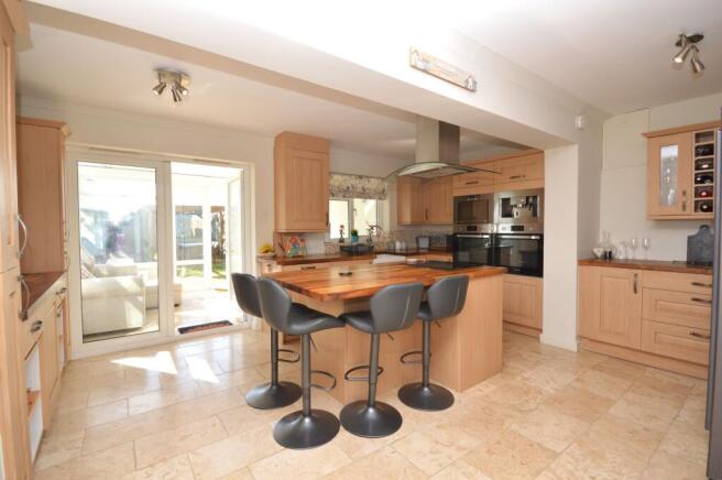 Kitchen/Dining