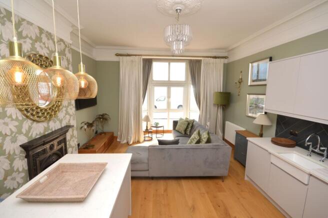 LOUNGE / KITCHEN / DINER